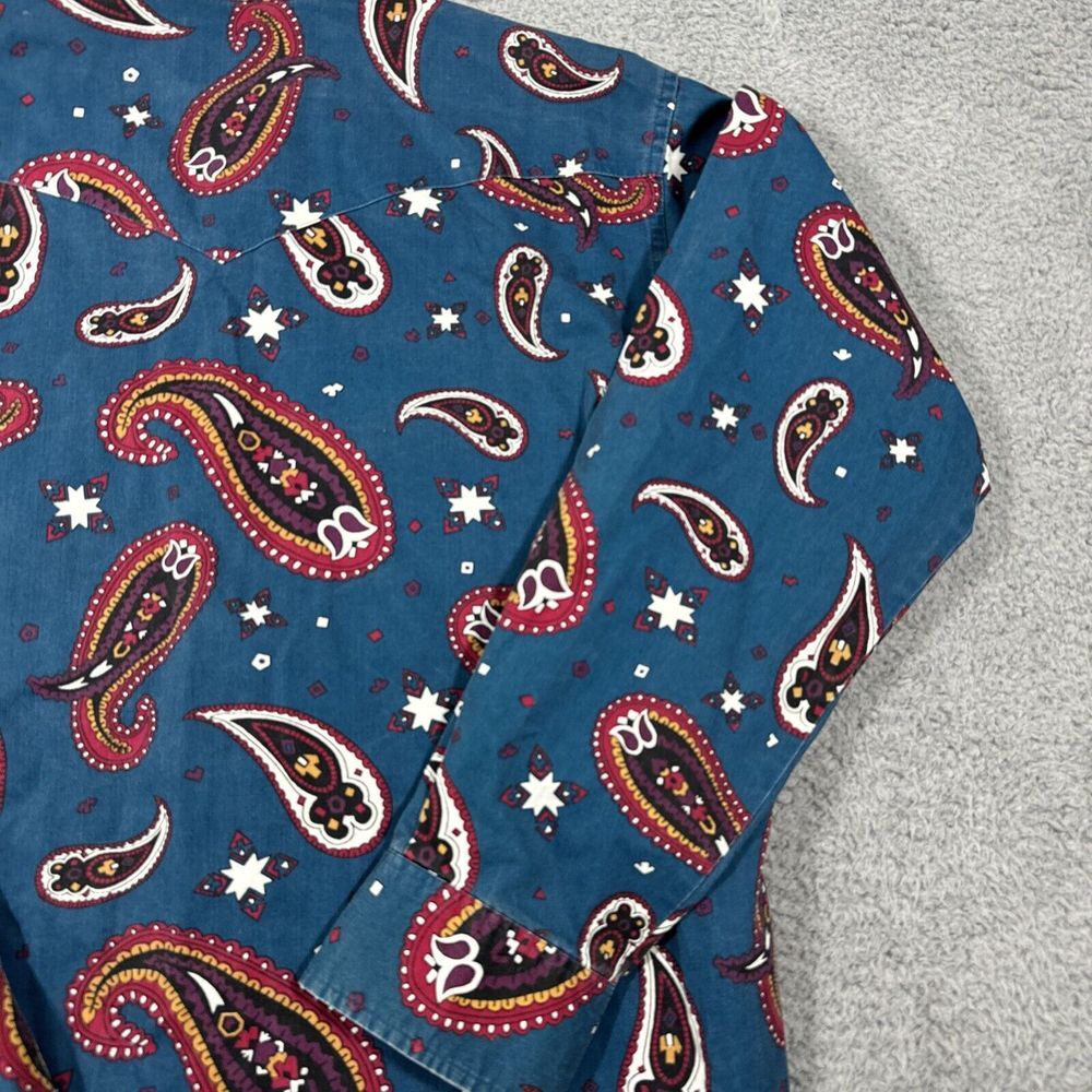 Wrangler Blue Paisley Button-Down Brushpopper - Picture 10 of 11